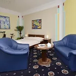 ブリオーニ スイーツ アパートホテル 4*
