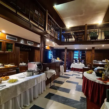 布里奥尼套房酒店 4* 俄斯特拉发