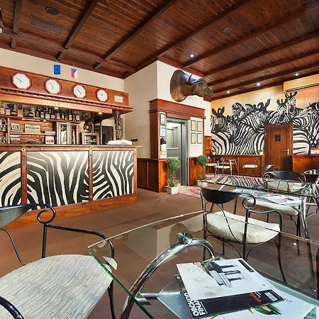 布里奥尼套房酒店 4*