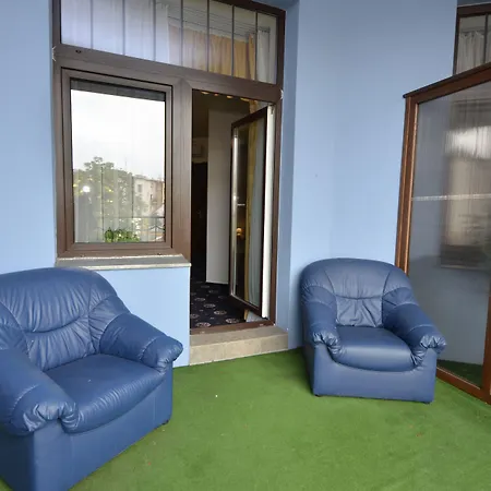 布里奥尼套房酒店 4*