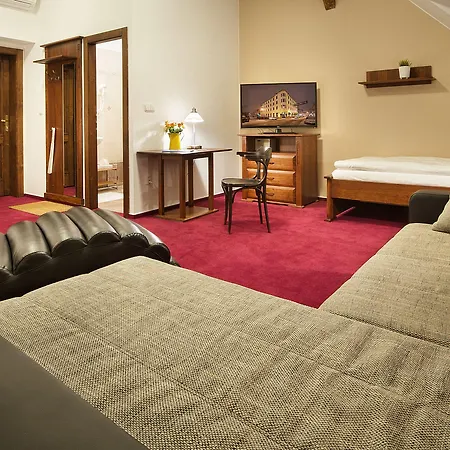 公寓式酒店 布里奥尼套房酒店 俄斯特拉发